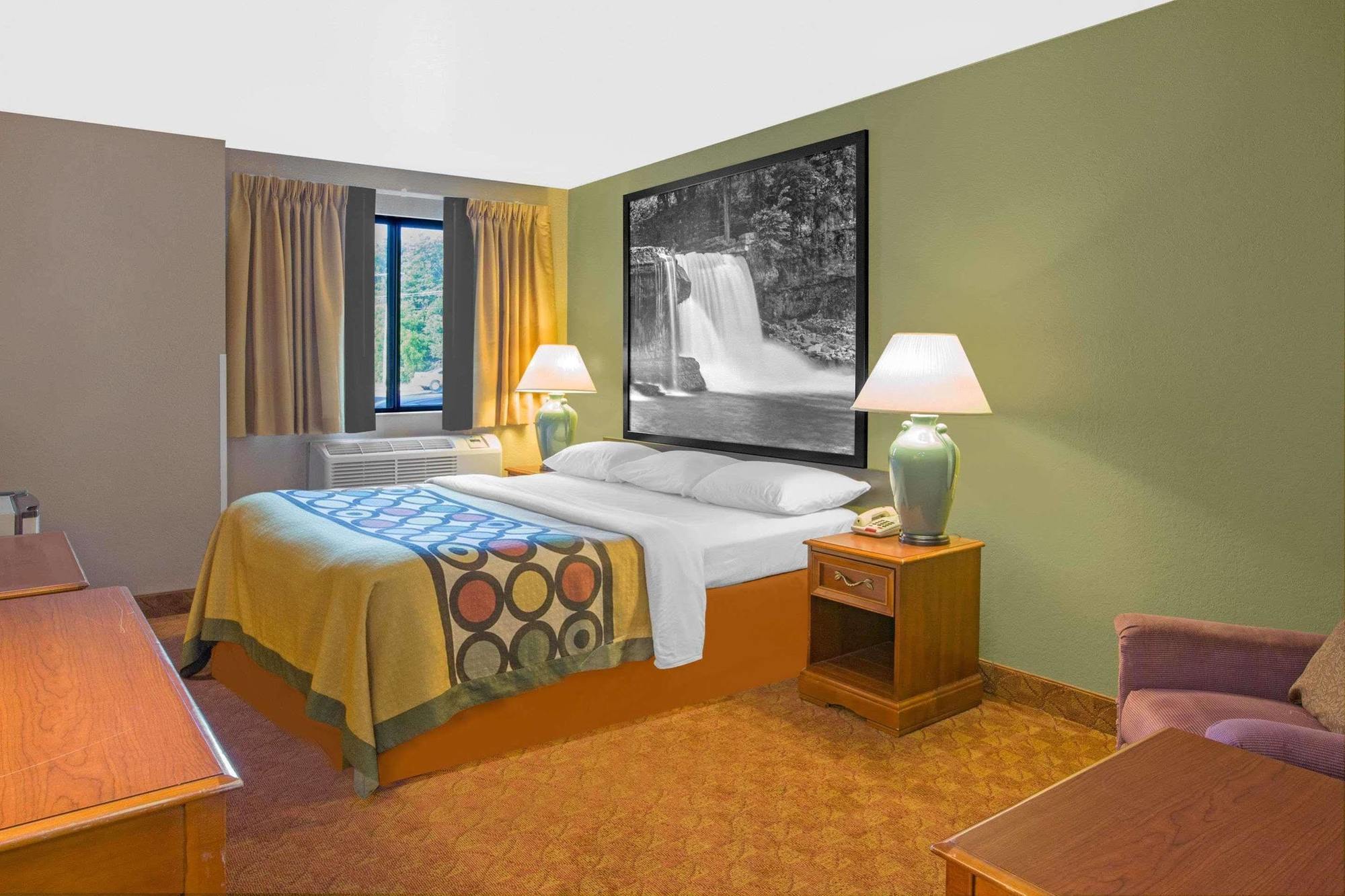 Super 8 By Wyndham Howe Dış mekan fotoğraf